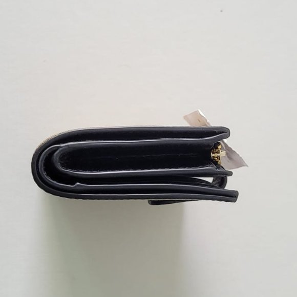 NWT $89 *NEW* Medium Corner Zip Wallet In Signature C - Picture 9 of 9